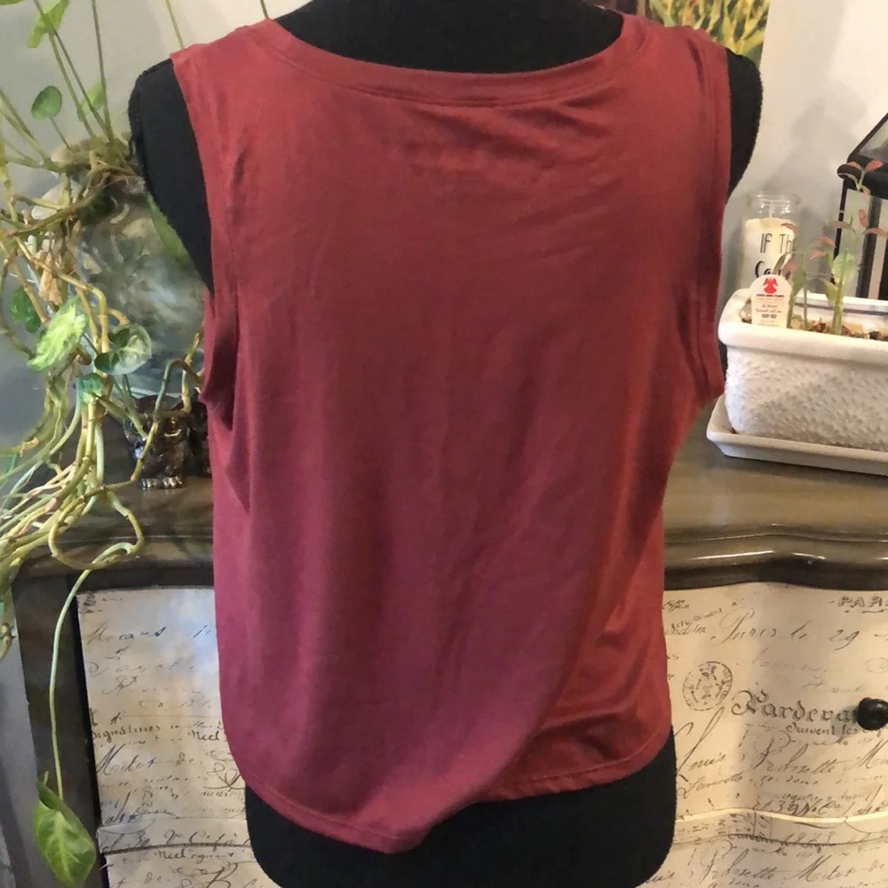 FLEXURE BODYWEAR CROP TOP BELIEVE IN YOURSELF PRINTED GRAPHIC MAROON SIZE LARGE
